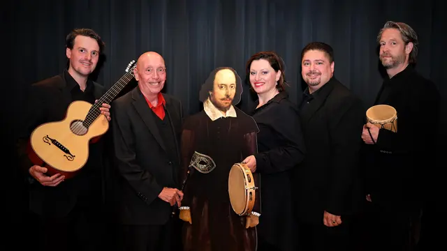 Von links: Christian Haimel, Peter Clös, William Shakespeare, Eva Maria Marschall, Martin Kiener und Reinhard Mayr. | Foto: Martin Kiener