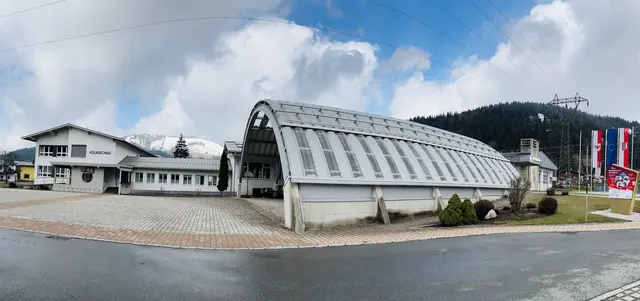 Hochfilzen: Schule/Kindergarten und Kulturhaus. | Foto: Nikolaus Kogler
