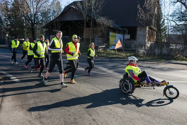 Beim Sternlauf durch die Hochsteiermark zählen nicht sportliche Höchstleistungen, sondern Gemeinschaft, Solidarität und Nächstenliebe. | Foto: Walter Eisner