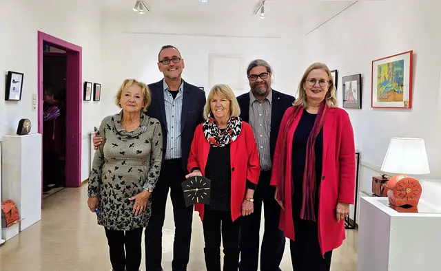 v.li.n.re.:  Kultur-Mitte-Obmannstellvertrerin Martha Platzer, Künstler Fritz Gruber, Künstlerin Uli Rausch, Kultur-Mitte-Obmann GR Klaus Bergmaier, Eröffnungsrednerin GRin Elisabeth Kreuzhuber | Foto: Jutta Fischel