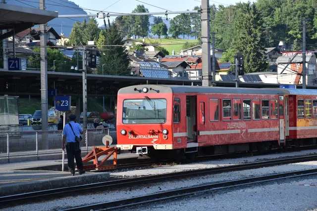 Die Dekarbonisierung der Zillertalbahn ist in die Wege geleitet.  | Foto: Haun