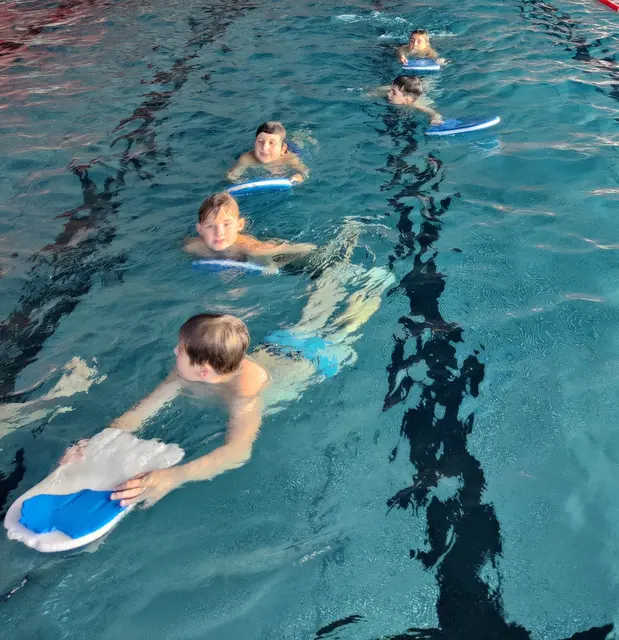 Wer schwimmen kann, kann sein eigenes und fremdes Leben retten. | Foto: Sport/Mittelschule St. Valentin