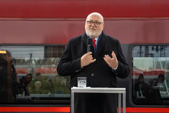 ÖBB-Chef Andreas Matthä betonte wiederum, dass die Modernisierung eine nachhaltige Alternative zur Neuanschaffung ganzer Züge sei. | Foto: Valentina Marinelic/MeinBezirk