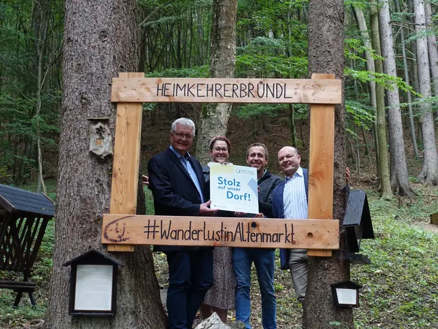 Landtagsabgeordneter Christoph Kainz, geschäftsführende Gemeinderätin Elisabeth Ivancich, Obmann Dorfgemeinschaft Thomas Zuber, Regionsleiter Industrieviertel der Dorf- &amp; Stadterneuerung Gerald Stradner | Foto: Dorf- und Stadterneuerung