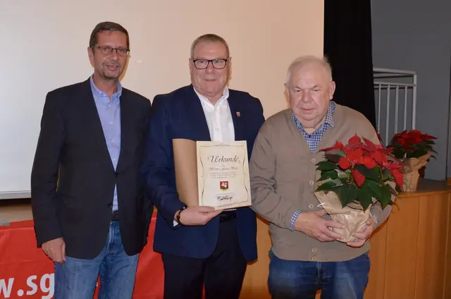 Franz Putz lebt ebenfalls schon 50 Jahre in diesem Wohnhaus. | Foto: Elisabeth Peinsipp 