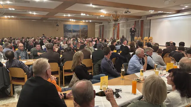 Beim  Gemeinde-Informationsabend im Festsal in St. Michael im Lungau am 14. November 2025. | Foto: pjw