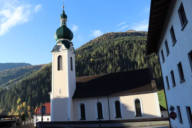 Die Bartholomäus-Kirche in der Gemeinde Flirsch. | Foto: Thomas Seelos