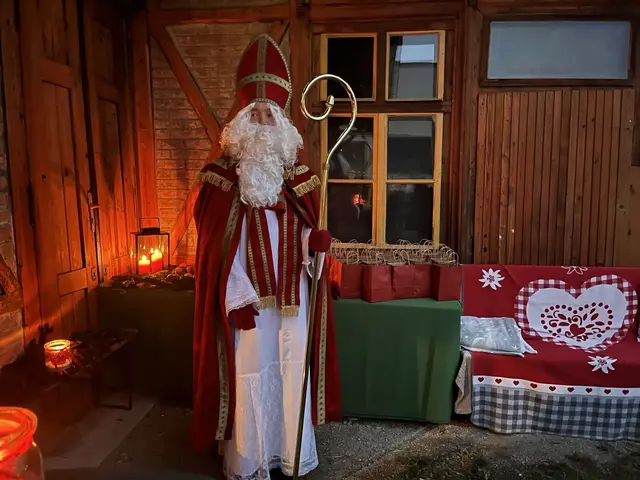 Am 6. Dezember wartet auch der Nikolaus auf die jungen Fahrgäste. | Foto: Verein Kaltenleutgebner Bahn