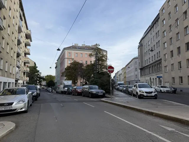 Die Ecke zwischen Bräuhausgasse und Margaretenstraße soll umgestaltet werden. Dafür fand zuletzt eine Feedback-Runde mit Anwohnenden und Neunerhaus-Besuchenden statt. | Foto: BV 5