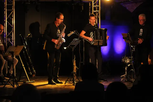 Feurer und die Klanglandschaft luden in den Kulturkeller Gleisdorf ein. | Foto: Josef Hofmüller