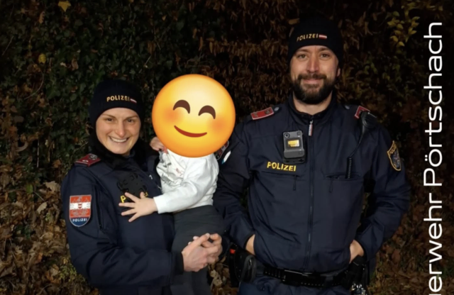 Mit etwas Geduld gelang es den Einsatzkräften, das Kind aus dem Auto zu befreien. | Foto: Freiwillige Feuerwehr Pörtschach am Wörthersee