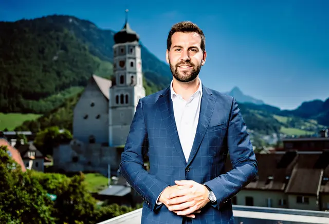 Bürgermeister Simon Tschann (Bild) und Ortsvorsteher Christian Zimmermann laden nach Außerbraz ein. | Foto: Stadt Bludenz/Markus Gmeiner