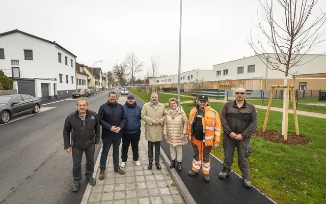 Franz Trieb (Lang und Menhofer), Manfred Holzgethan (wnsks), Boris Djordjevic (Land un Menhofer), Stadtrat Franz Dinhobl, Vizebürgermeisterin Erika Buchinger (beide ÖVP), Hans Handler und Wolfgang Steinschauer (beide Wirtschaftshof). | Foto: Stadt Wiener Neustadt/Weller