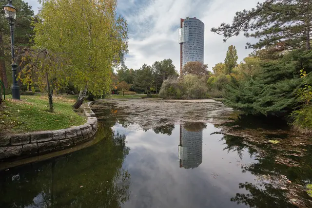 Zwei junge Männer im Alter von 15 und 18 Jahren wurden bei einer Messerattacke im Floridsdorfer Wasserpark lebensgefährlich verletzt. (Archiv)
