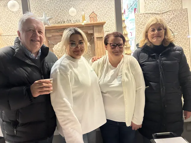 .....und zwei weiteren Mitarbeiterinnen. | Foto: Anna Maria Kaufmann