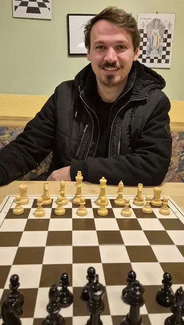 Florian Mostbauer brachte seine Partie auf Brett 1 nach gut einer Stunde in den sicheren Remishafen.  | Foto: Schachklub Amstetten