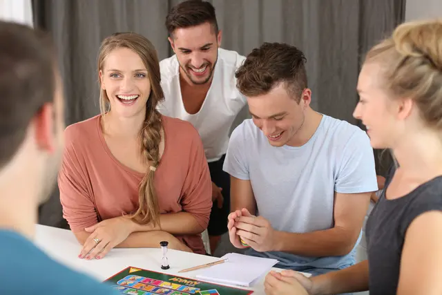 Von kniffligem Quiz bis magisches Familienspiel: Piatnik hat seine neuesten Spiele präsentiert. | Foto: Piatnik