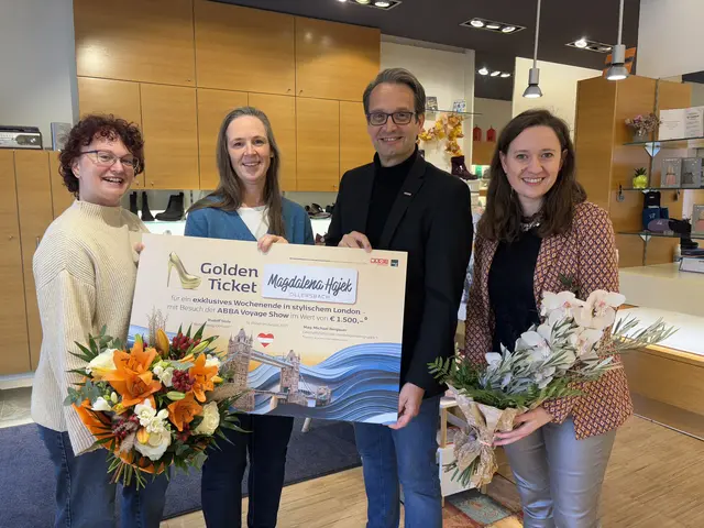 Die Neulengbacherin Magdalena Hajek hat als Stammkundin von "Viki's Schuhkastl" beim Gewinnspiel der WKNÖ (Sparte Schuhfachhandel) den Hauptpreis gewonnen | Foto: Lauren Fahrenberger / MeinBezirk