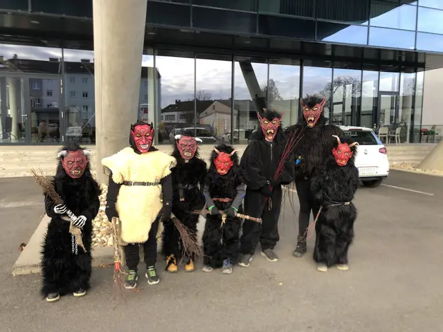 Beim Krampusmarkt der Freiwilligen Feuerwehr Feldbach können auch Kinder mitmachen. | Foto: Beatrice Strohmaier