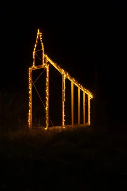 Das Grundgerüst der neuen Miniatur der Wallfahrtskirche Pöllauberg im Probebetrieb. | Foto: Angela Geier
