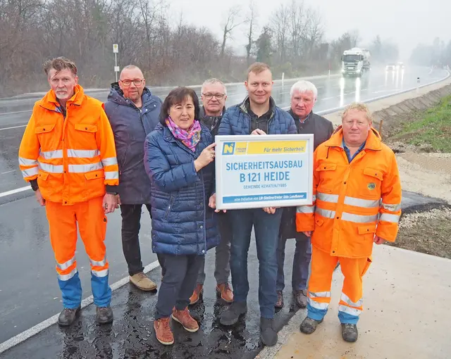 Günter Veits (Straßenmeisterei Amstetten-Süd), Reinhard Käfer (Leiter der Brückenmeisterei Aschbach), Juliane Günther (Bgm. von Kematen/Ybbs), DI Franz Stiedl (Leiter der NÖ Straßenbauabteilung Amstetten), LAbg. Alexander Schnabel (i.V. LH-Stv. Udo Landbauer), Josef Preuer (Leiter der Straßenmeisterei Amstetten-Süd), Klaus Sandhofer (Brückenmeisterei Aschbach). | Foto: NÖ STD
