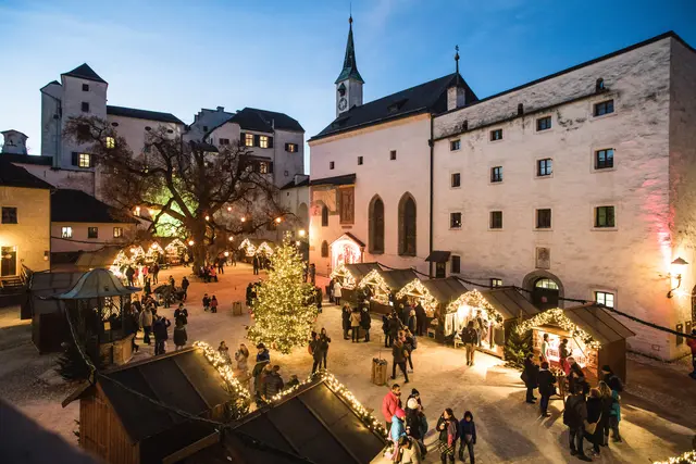 Stimmungsvolles Ambiente: der Adventmarkt auf der Festung Hohensalzburg. | Foto: SBSB