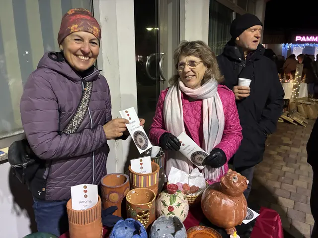 Sabina Knebl stellte ihre Keramikwerke aus. | Foto: Anna Maria Kaufmann