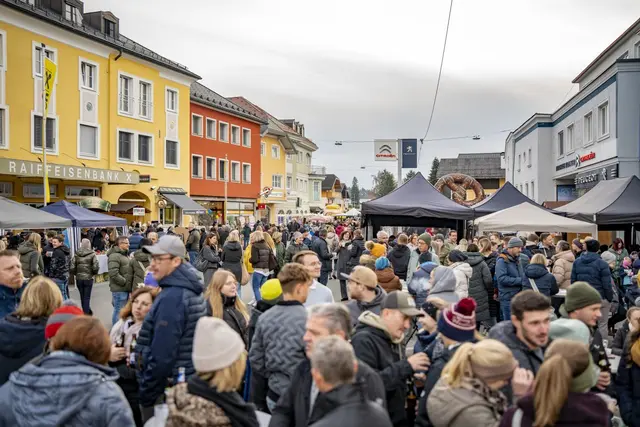 Der Martini-Kirtag in Straßwalchen wurde wieder bestens besucht. | Foto: Photoartmila