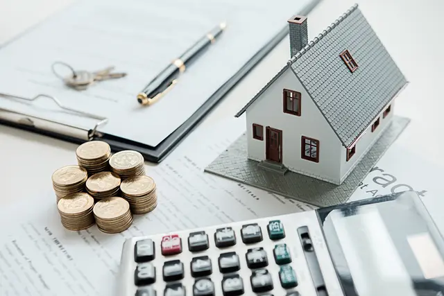 Die Abgabe der Wohnungen von der IIG an die NHT soll das Stadtbudget entlasten. | Foto: stock.adobe.com/MIND AND I (Symbolbild)