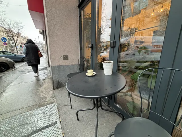 Damit es die Anrainerinnen, Anrainer und Neunerhaus-Besuchenden weiter fein im Grätzl haben, wurde mit ihnen eine Feedback-Runde organisiert. | Foto: Nathanael Peterlini/MeinBezirk