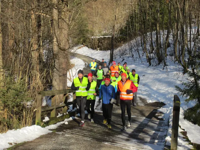 Von mehreren Startpunkten im Bezirk wird gemeinsam in Richtung Leobener Christkindlmarkt gelaufen, wo die Teilnehmerinnen und Teilnehmer feierlich empfangen werden. | Foto: Walter Eisner