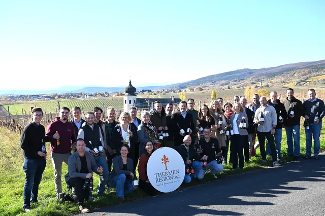 Freuen sich über die erfolgreiche Teilnahme bei der 2. Thermenregion DAC Trophy: (von links nach rechts): Leo Ganneshofer, Michael Hecher, Johann Frühwirth, Reinhard Dungel, Hannes Hofer, Wolfgang Happel, Thomas Kügerl, Julia Herzog, Renate Herzog, Christian Reinisch, Christa Klancnik, Katharina Wöhrleitner, Jakob Heggenberger, Stefan Österreicher, Heinrich Hartl, Andreas Knötzl, Johann Glanner, Reinhard Gausterer, Katharina Zechmeister, Claudia Alphart, Gerhard Schagl, Katharina Barbach, Claudia Aumann, Anna Schwertführer, Herbert Schlager, Toni Nigl, Daniel Plos, Mayer, Johannes Leeb, Christian Neumayer. | Foto: Pohl