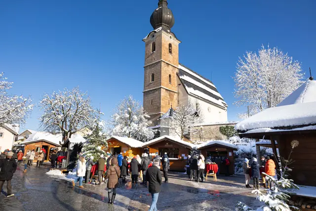 Der stimmungsvolle Advent am Fuße des Untersberges | Foto: Adventmarkt St. Leonhard