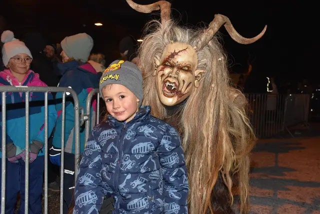 Ein heißer Abend mit den Burg Dämonen aus Windhaag bei Perg und den Oast Teifin aus Perg-Pregarten begeisterte Besucher-Massen aus dem ganzen Bezirk im Sportzentrum Pabneukirchen.  | Foto: Zinterhof
