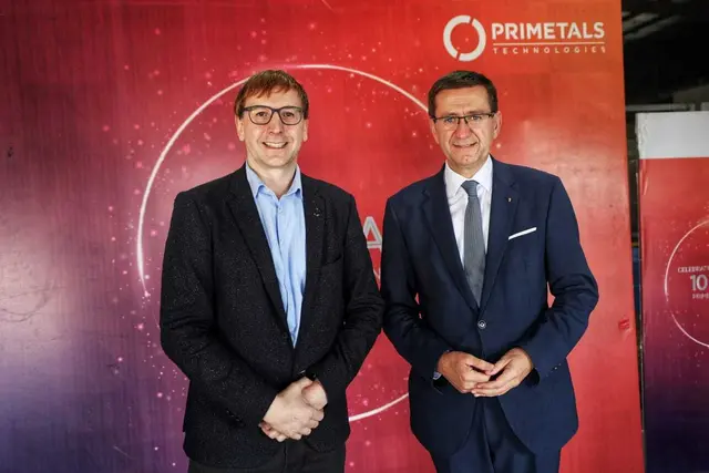 Die oberösterreichische Wirtschaftsdelegation unter Leitung von Landesrat Markus Achleitner (r.) wurde am indischen Primetals-Standort von Markus Burgholzer empfangen. Der gebürtige Grieskirchner lebt in Linz und ist bei Primetals seit 2021 als Vice President Head of Sales für Indien und Bangladesch zuständig. | Foto: Land OÖ/Maringer