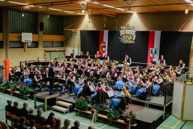 Die TMK spielt ihr Konzert im großen Turnsaal. | Foto: TMK Altenmarkt