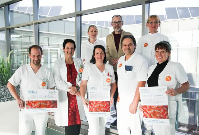 Stefan Leitner, Klinische Psychologin und Psychotherapeutin Elisabeth Krisch-Kranisch, Pflegerische Standortleitung Gudrun Köck, Evelyne Wandl, Pflegedirektor Andreas P. Lausch, Primar Christian Zwettler, Oberärztin Eva Rößler, Psychotherapeutin Nicole Zeller (v.l.). | Foto: LK Zwettl