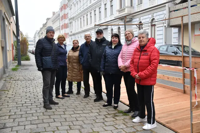 Anrainer kritisieren die Errichtung der Oase in der Wohnstraße.  | Foto: Patricia Hillinger/MeinBezirk