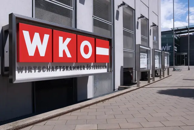 Die Grünen werfen der ÖVP-dominierten Wirtschaftskammer (WKO) vor, ihre finanziellen Reserven kleinzurechnen, und beziffern die tatsächlich frei verfügbaren Rücklagen auf über 1,3 Milliarden Euro. | Foto: Roland Ferrigato