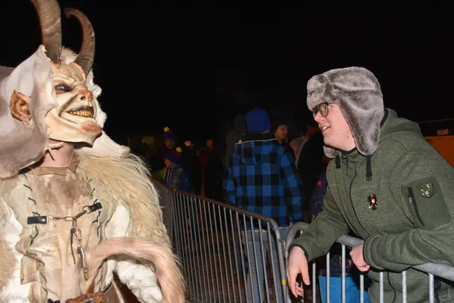 Ein heißer Abend mit den Burg Dämonen aus Windhaag bei Perg und den Oast Teifin aus Perg-Pregarten begeisterte Besucher-Massen aus dem ganzen Bezirk im Sportzentrum Pabneukirchen.  | Foto: Zinterhof