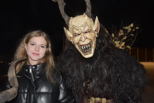 Ein heißer Abend mit den Burg Dämonen aus Windhaag bei Perg und den Oast Teifin aus Perg-Pregarten begeisterte Besucher-Massen aus dem ganzen Bezirk im Sportzentrum Pabneukirchen.  | Foto: Zinterhof