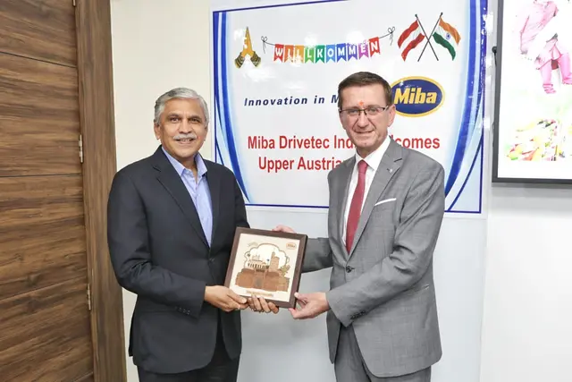 Geschäftsführer Satish Barve empfing die oberösterreichische Wirtschaftsdelegation unter Leitung von Landesrat Markus Achleitner.  | Foto: Land OÖ/Maringer