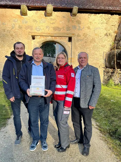 Gemeinderat Bernhard Heindl, ÖVP-Gemeindeparteiobmann Johann Hofbauer, Leiterin der Kinderburg Cornelia Seper und Bürgermeister Franz Wagesreither (v.l.). | Foto: Marktgemeinde Großgöttfritz
