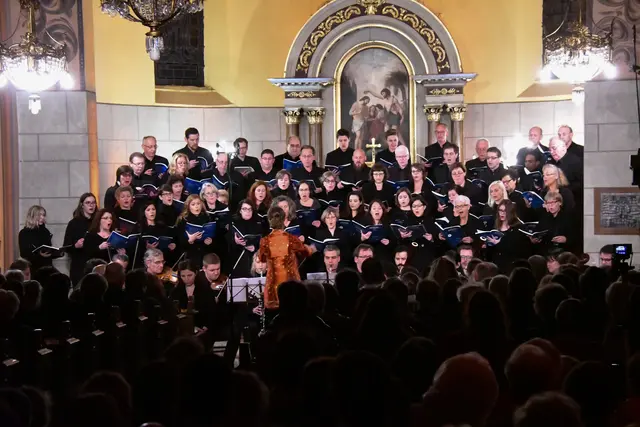 Bei der letzten Kooperation der zwei Chöre beim Mozart-Requiem 2017. Für den Königsbrunner Kammerchor ist das Magnificat-Konzert auch der Abschluss des Jubiläumsjahres "50 Jahre Königsbrunner Kammerchor." | Foto: zVg