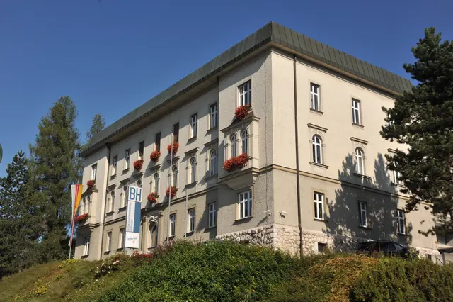 Die Bezirkshauptmannschaft Hermagor informiert über die Räum und Streupflicht. | Foto: BH Hermagor