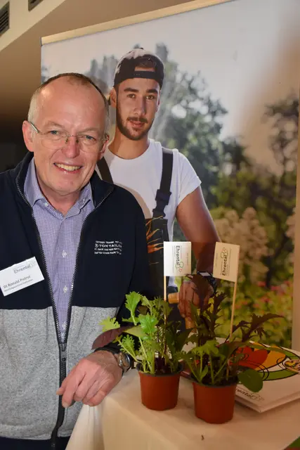 Direktor der Gartenbaufachschule Ehrental gab praktische Tipps für den Anbau von Gemüse und stellte die Schule vor.  | Foto: MeinBezirk/Carmen Rienzner