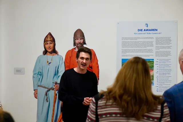 Benedict Seidl gab wertvolle Infos zu den Exponaten. | Foto: Bernhard Kerezsi