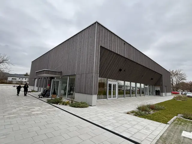Ein zentrales Beispiel für die ambitionierte Gemeindepolitik ist das Gemeindezentrum Forum Silberbichl, das im klimaaktiv Gold Standard errichtet wurde. | Foto: sg