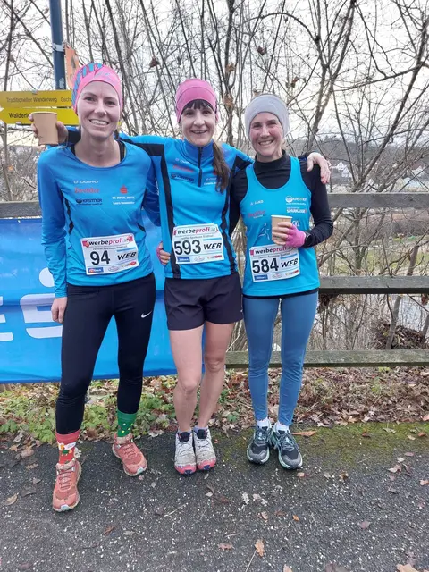 Crosslauf Siegerinnen2024: Laura Hennebichler, Cornelia Krapfenbauer, Birgit Weissinger (v.l.). | Foto: SC Zwickl Zwettl