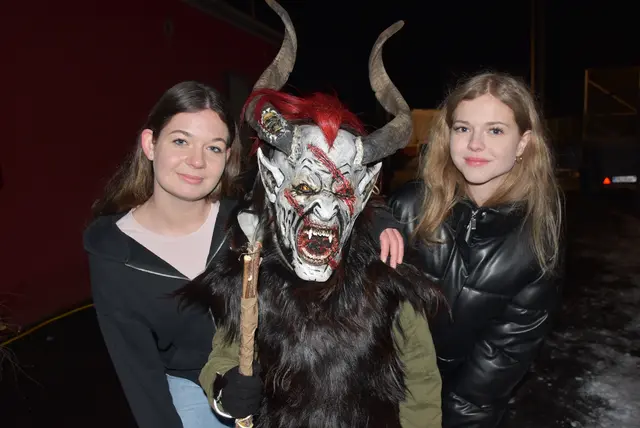 Ein heißer Abend mit den Burg Dämonen aus Windhaag bei Perg und den Oast Teifin aus Perg-Pregarten begeisterte Besucher-Massen aus dem ganzen Bezirk im Sportzentrum Pabneukirchen.  | Foto: Zinterhof